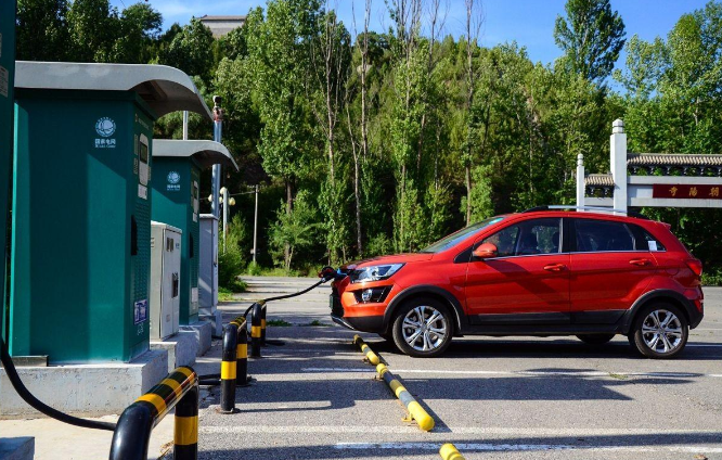 威马汽车“华纳公司”惹怒车主 是时候让“华纳公司”行为上一次